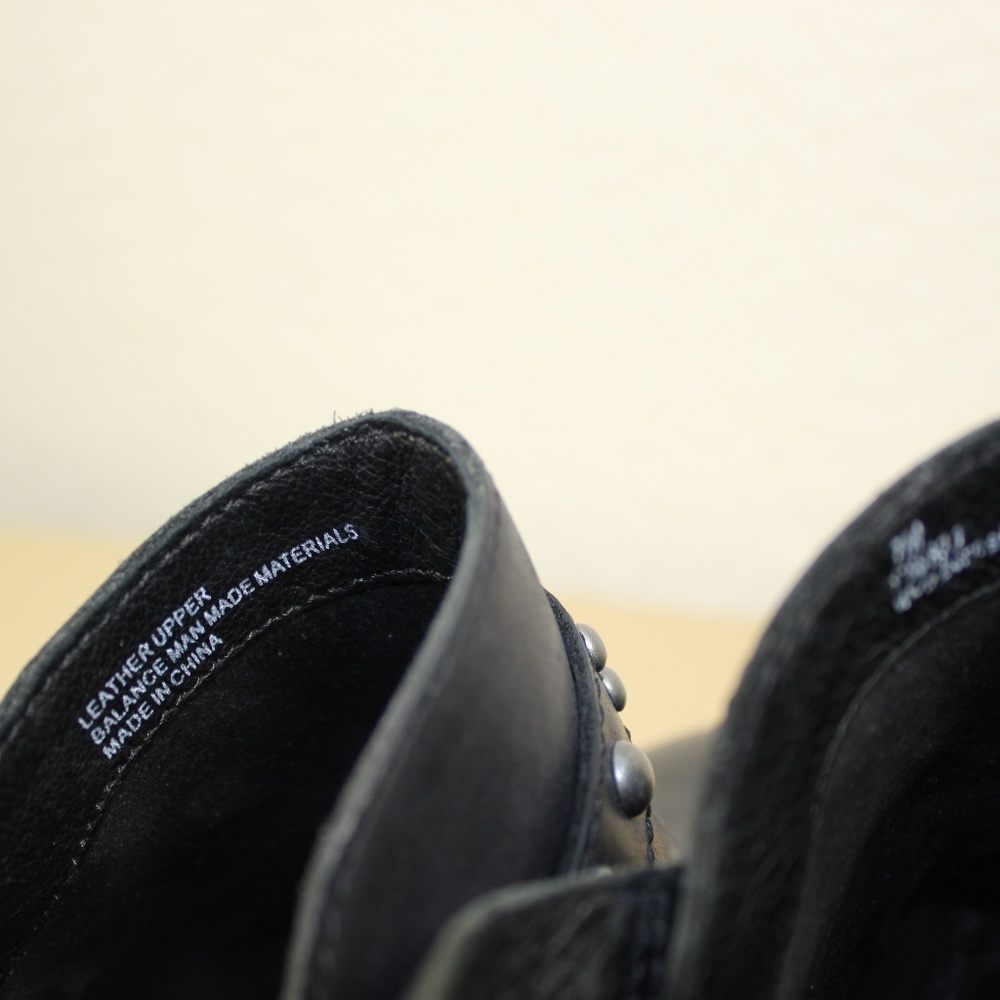 BORN Women's Mule Studded Shoes Black  Size 7 - Picture 7 of 8